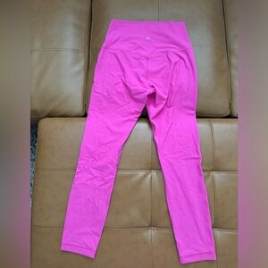 Ribbed Lululemon Aligns. Size 6